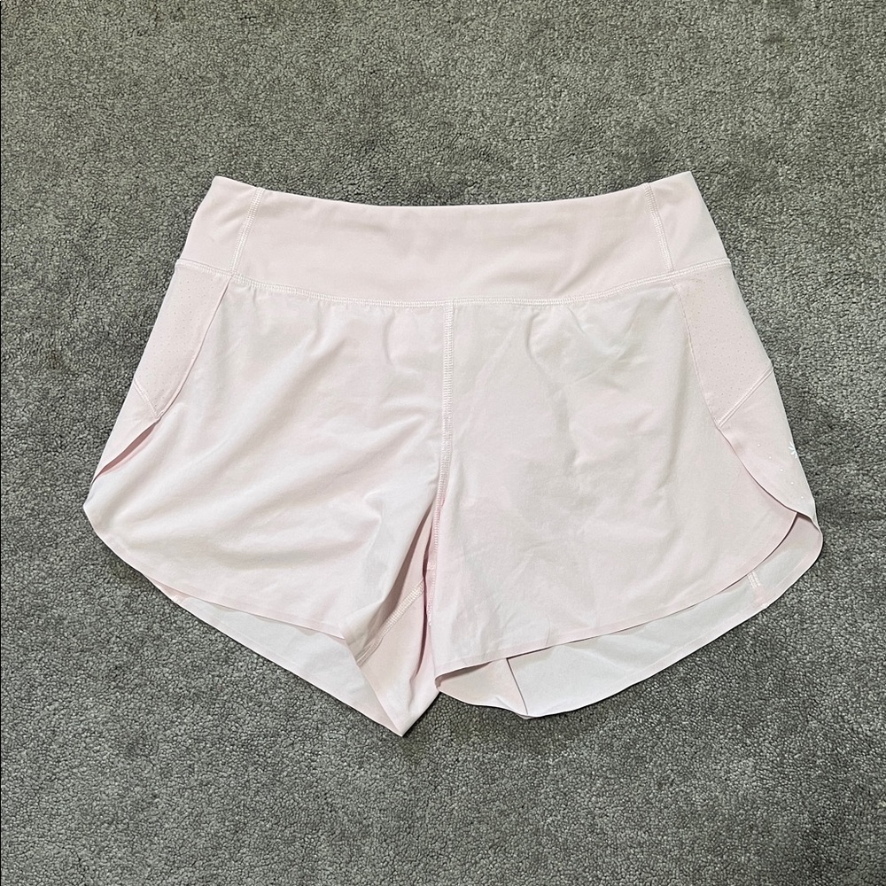 Athleta Run With it 4.5 Short light pink size small